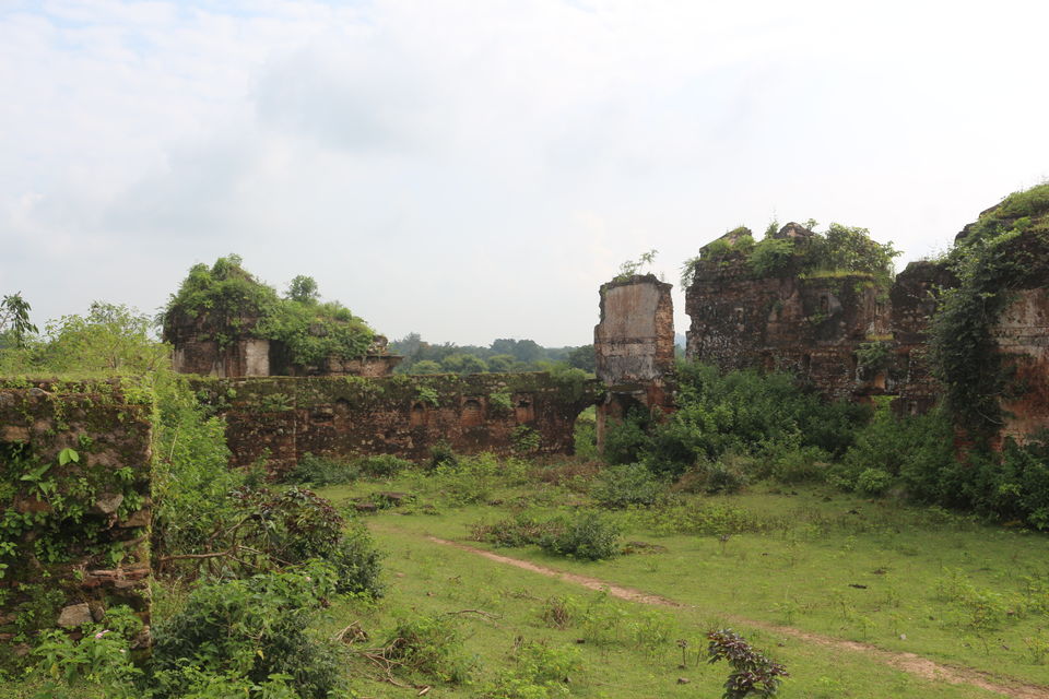 Photo of Journey to the unheard history of Chotanagpur : Navratnagarh, Gumla, Jharkhand by anila