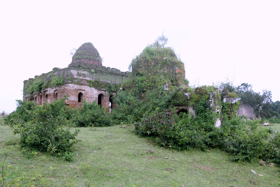 Photo of Journey to the unheard history of Chotanagpur : Navratnagarh, Gumla, Jharkhand by anila