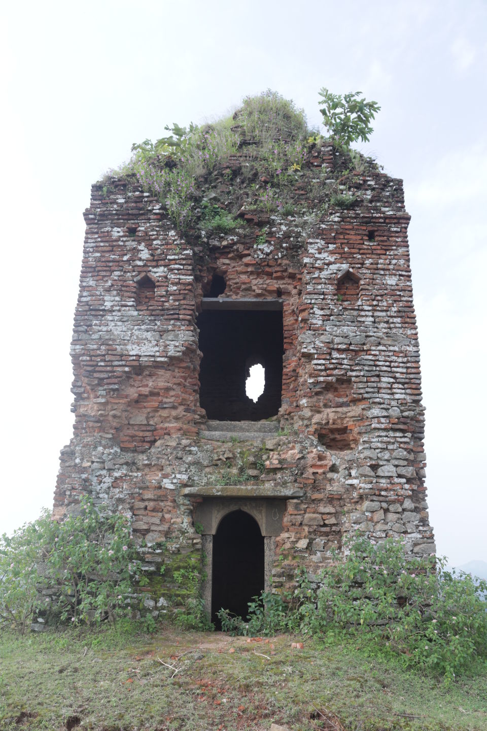 Photo of Journey to the unheard history of Chotanagpur : Navratnagarh, Gumla, Jharkhand by anila