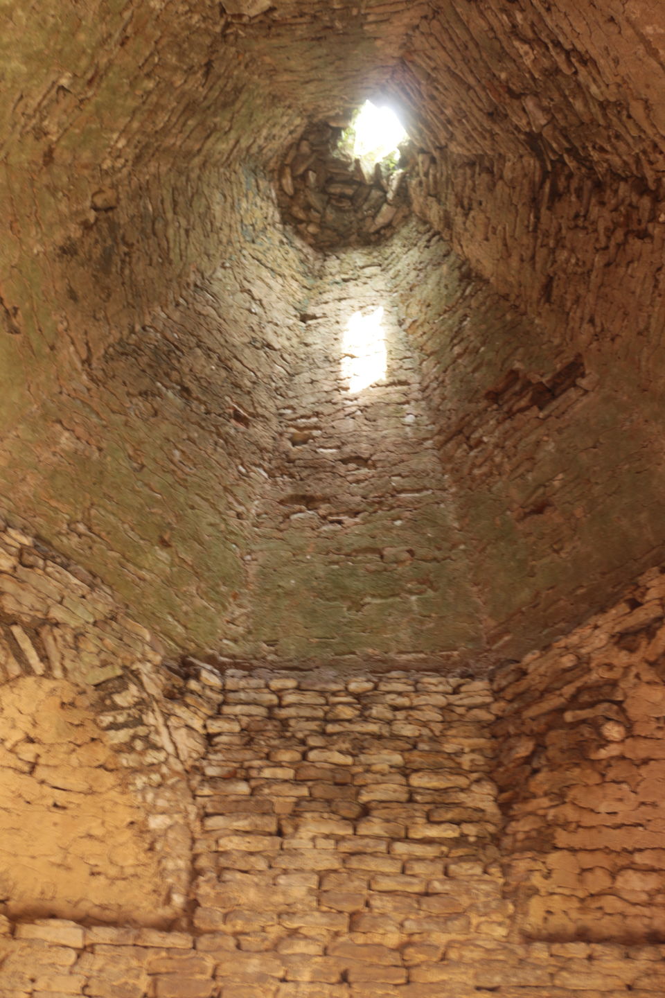Photo of Journey to the unheard history of Chotanagpur : Navratnagarh, Gumla, Jharkhand by anila
