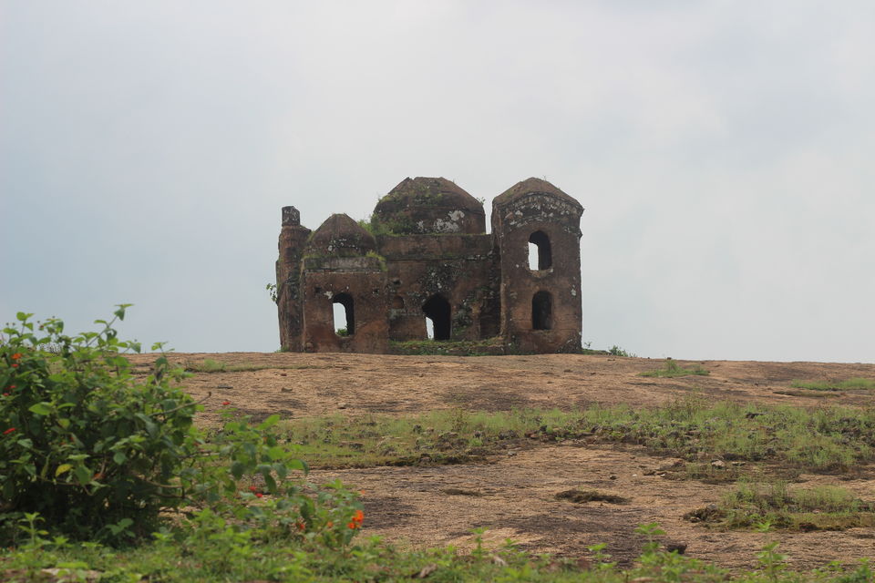 Photo of Journey to the unheard history of Chotanagpur : Navratnagarh, Gumla, Jharkhand by anila