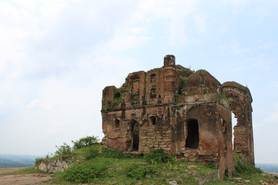 Photo of Journey to the unheard history of Chotanagpur : Navratnagarh, Gumla, Jharkhand by anila