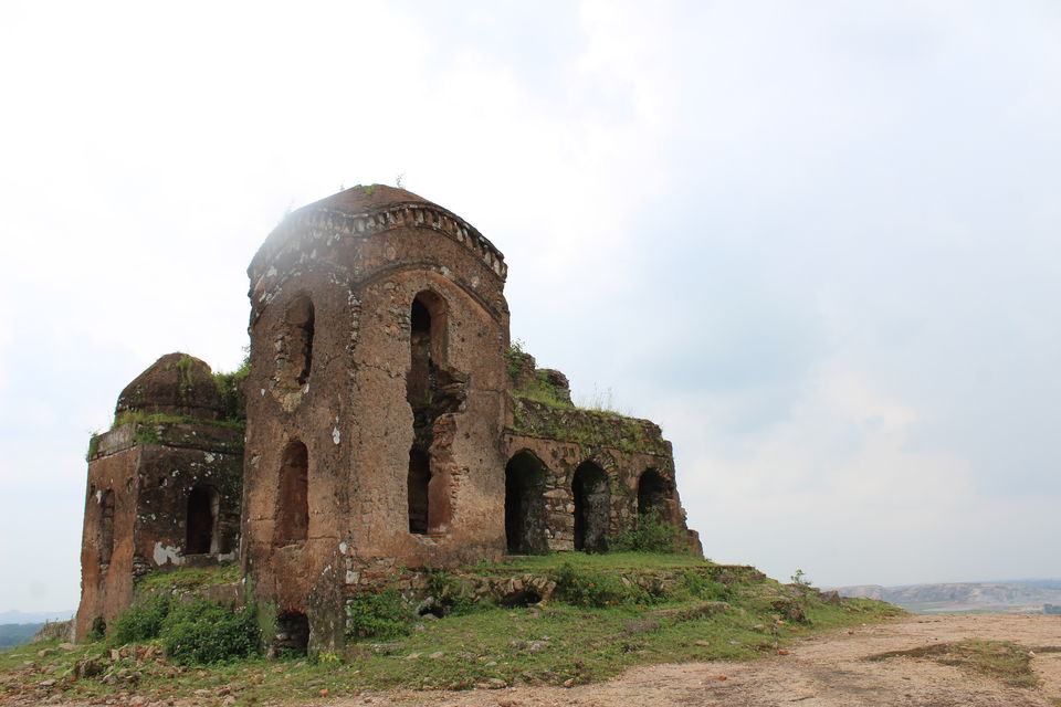 Photo of Journey to the unheard history of Chotanagpur : Navratnagarh, Gumla, Jharkhand by anila