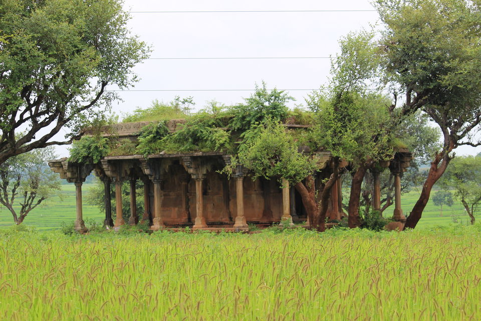 Photo of Journey to the unheard history of Chotanagpur : Navratnagarh, Gumla, Jharkhand by anila