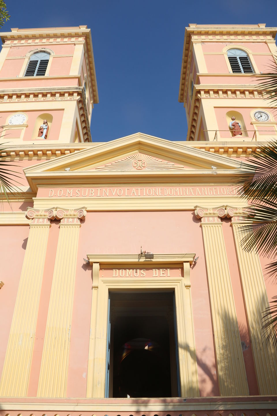 Photo of Pondicherry : all about amazing Continental Food and Doors. by anila