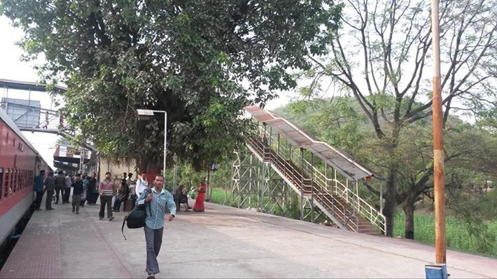 Photo of Essence of Sleeper Class in Purushottam Express by Avinash Singh