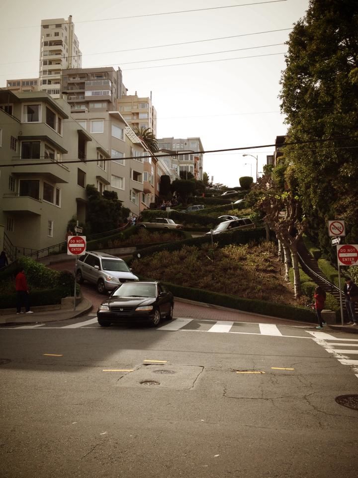 Photo of Lombard Street, San Francisco, CA, United States by Daisy