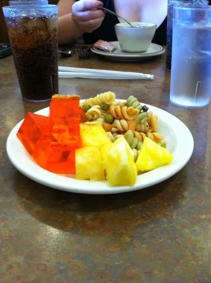 Photo of Wailana Coffee House, Ala Moana Boulevard, Honolulu, HI, United States by Daisy