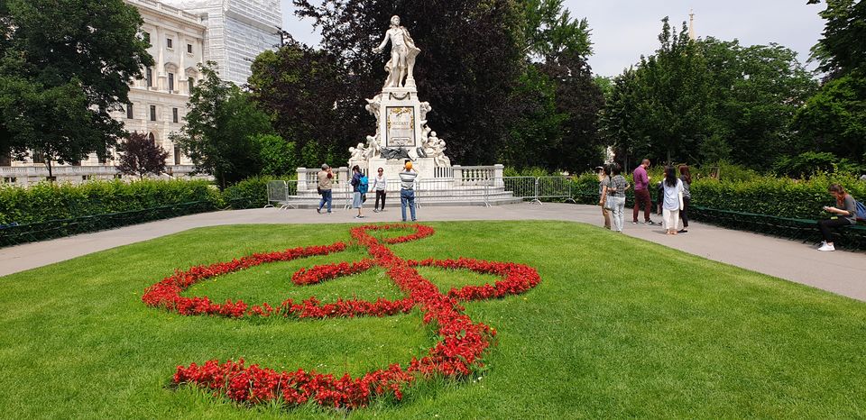 Photo of Hofburg, Vienna, Austria by Mansi