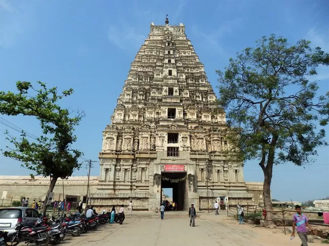 Photo of Sri Virupaksha Temple, Hampi, Karnataka, India by Shoumava A Sengupta