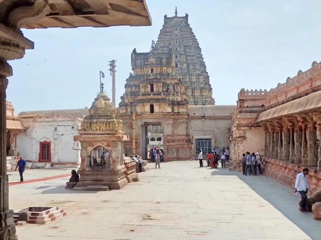 Photo of Sri Virupaksha Temple, Hampi, Karnataka, India by Shoumava A Sengupta