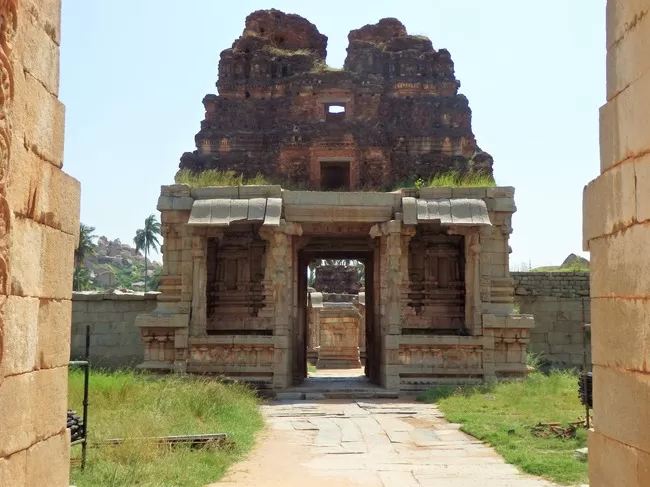 Photo of Sri Virupaksha Temple, Hampi, Karnataka, India by Shoumava A Sengupta