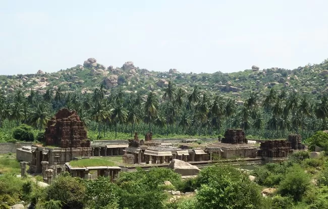 Photo of Sri Virupaksha Temple, Hampi, Karnataka, India by Shoumava A Sengupta