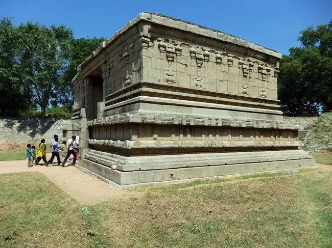 Photo of Sri Virupaksha Temple, Hampi, Karnataka, India by Shoumava A Sengupta