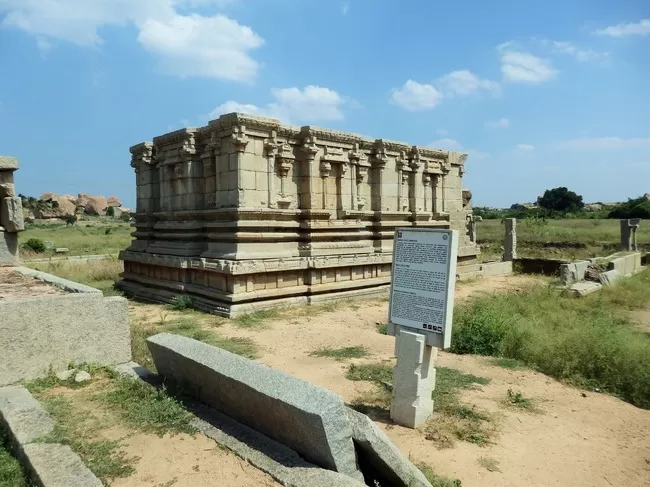 Photo of Sri Virupaksha Temple, Hampi, Karnataka, India by Shoumava A Sengupta