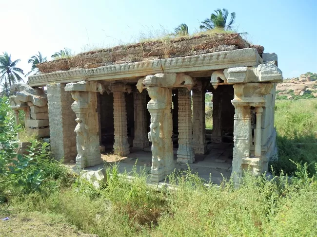 Photo of Sri Virupaksha Temple, Hampi, Karnataka, India by Shoumava A Sengupta