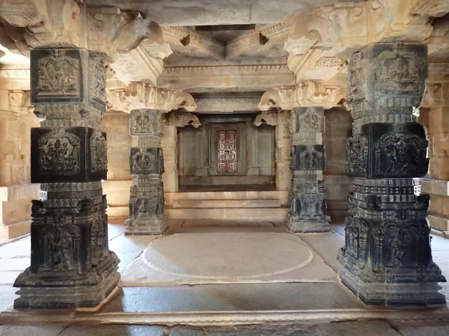 Photo of Sri Virupaksha Temple, Hampi, Karnataka, India by Shoumava A Sengupta
