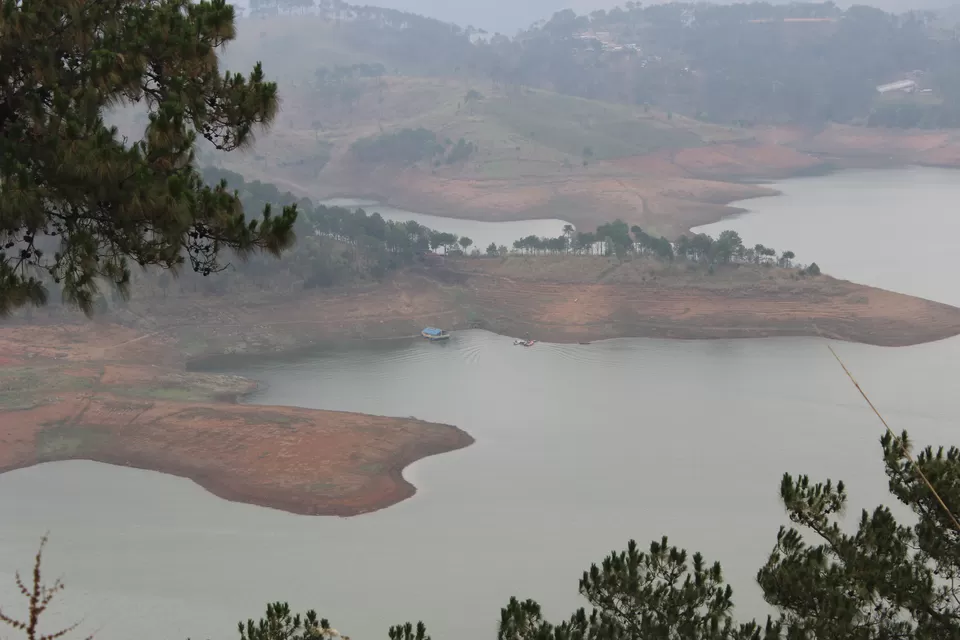 Photo of Bara Pani, Meghalaya, India by Varsha Singh