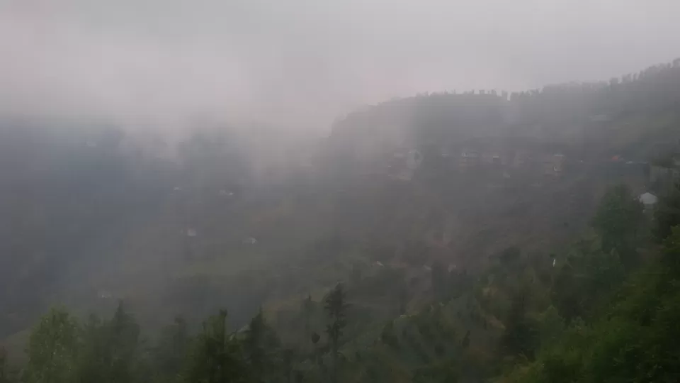 Photo of Theog, Himachal Pradesh, India by Aksh Suri