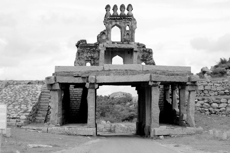 Photo of Old Meets New; The ‘forgotten’ city of Hampi 1/5 by Aprajita Virmani