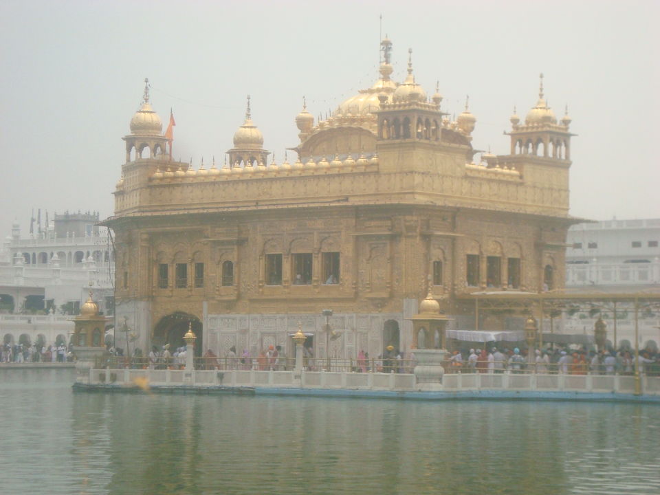 Photo of Golden Temple, Amritsar, Punjab, India by Shoyeta chatterjee
