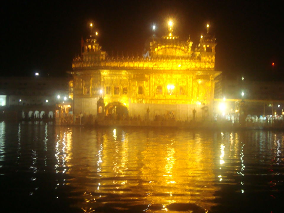 Photo of Golden Temple, Amritsar, Punjab, India by Shoyeta chatterjee