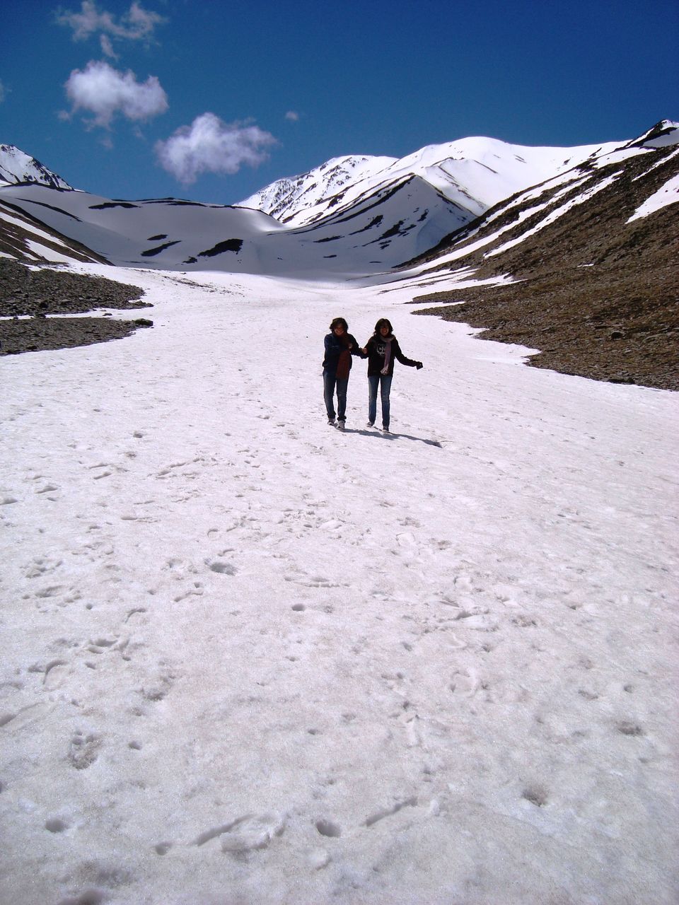 Photo of Kunzum Pass, Dhar Thachakarpo, Himachal Pradesh, India by Shoyeta chatterjee