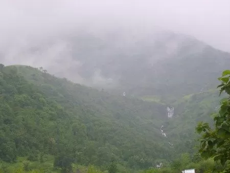 Photo of Vikatgad Peb Fort, Aanand Wadi, Maldunge, Maharashtra, India by Rohith T V