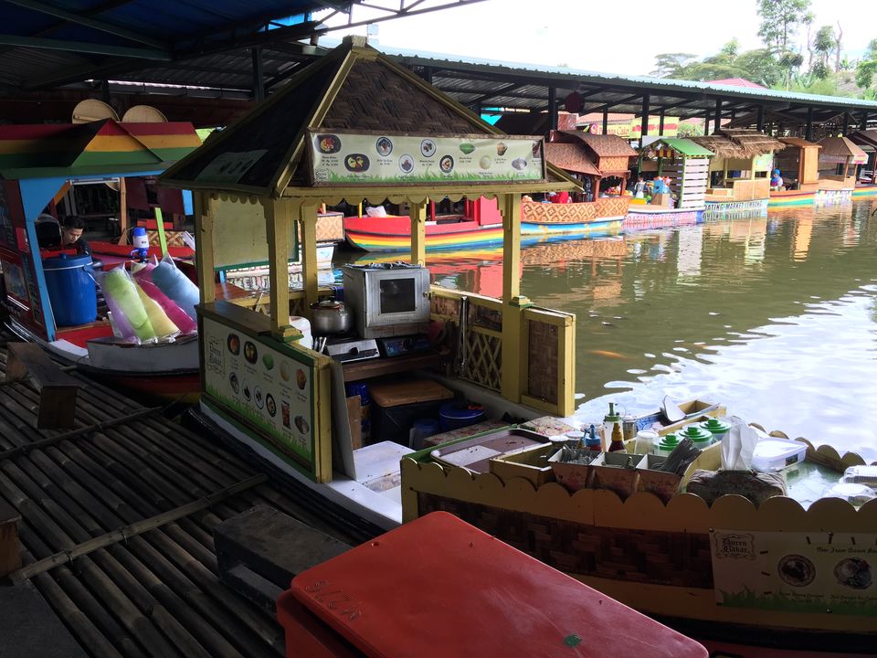 Photo of Floating Market, Bandung, West Java, Republic of Indonesia by mandy