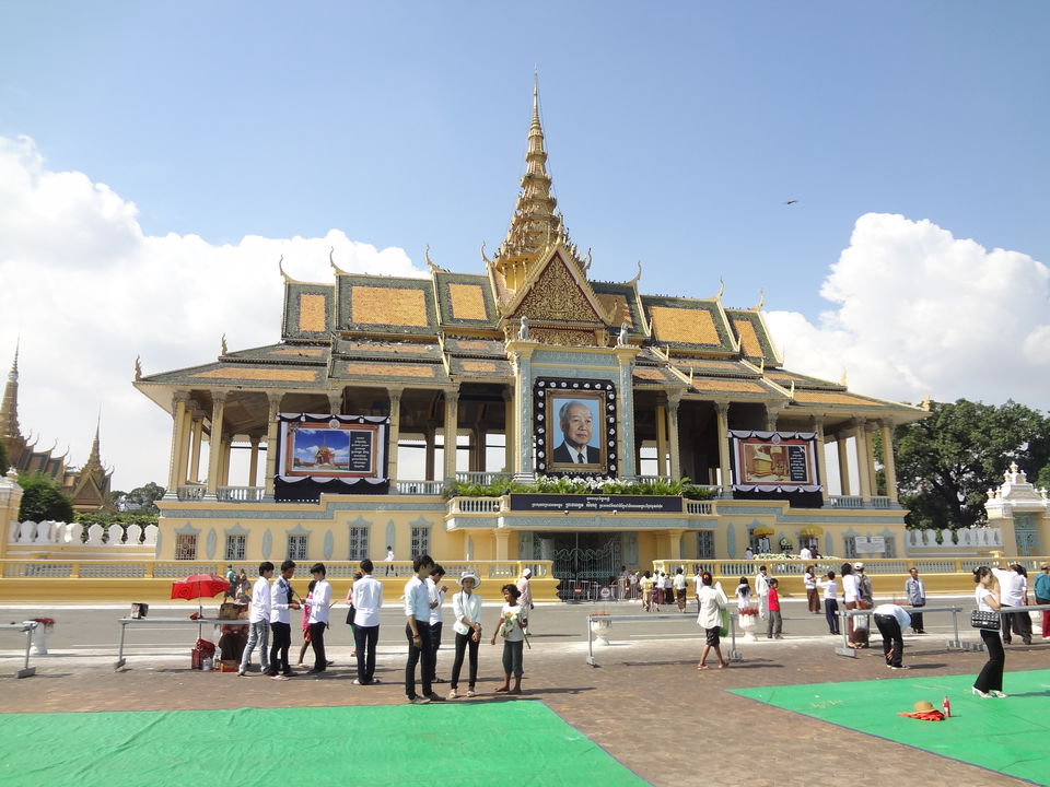 Photo of Royal Palace and Silver Pagoda, Phnom Penh, Cambodia by A.T
