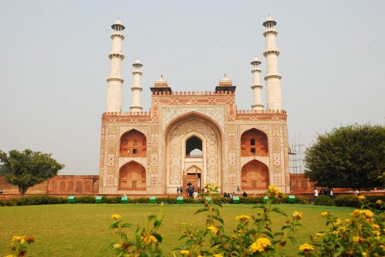 Photo of Tomb of Akbar the Great, Tomb of Akbar The Great Area, Sikandra, Agra, Uttar Pradesh, India by Prashali Gupta