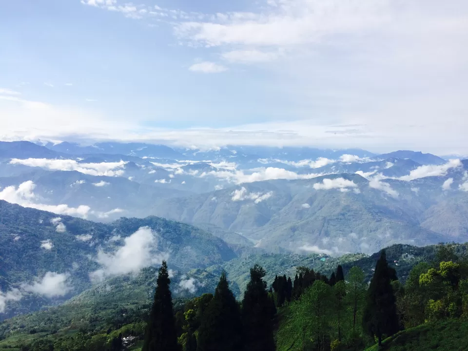 Photo of Darjeeling, West Bengal, India by Mojin Abdul Kabeer