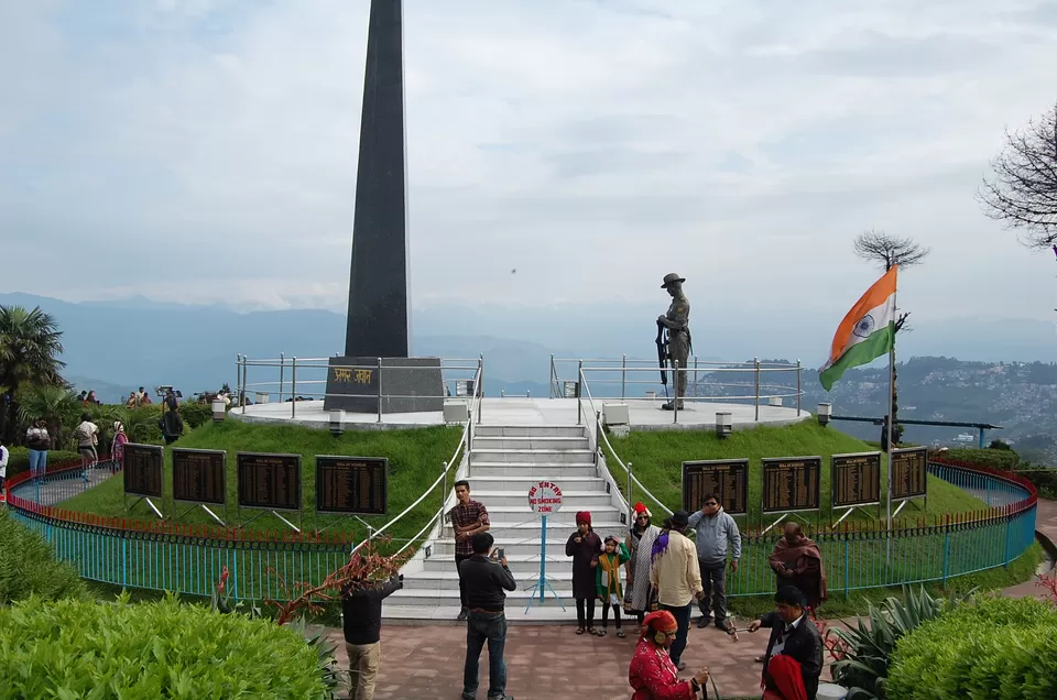 Photo of Darjeeling, West Bengal, India by Mojin Abdul Kabeer
