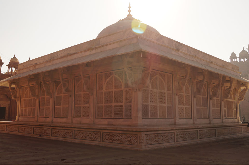 Photo of Fatehpur Look Book by Anuja J