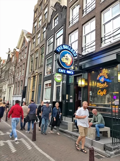 Photo of The Bulldog The First, Oudezijds Voorburgwal, Amsterdam, Netherlands by TravelbugPao