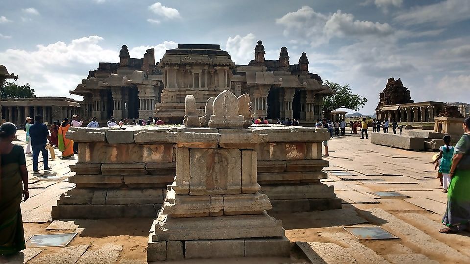 Photo of Vittala Temple, Guttal, Karnataka, India by Damini