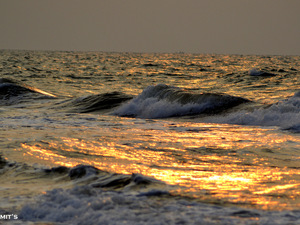 In The Mood For A Sunrise - Marine Drive,Konark