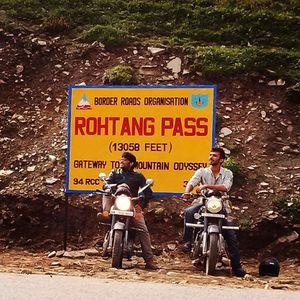 A 3060 km road trip to Himalayas on Royal Enfield(s)!