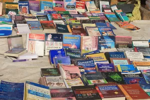 Daryaganj Old Book Market 1/undefined by Tripoto