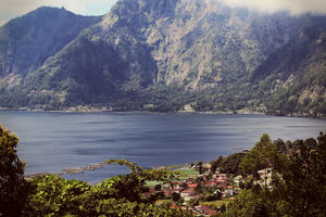Lake Batur 1/4 by Tripoto