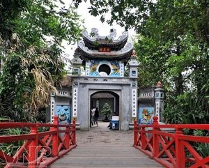 Ngoc Son Temple 1/1 by Tripoto