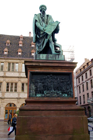 Place Gutenberg 1/1 by Tripoto