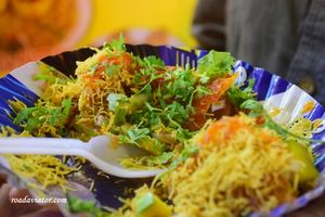 Mumbai: Glimpse Of Shrine Divine And Street Food