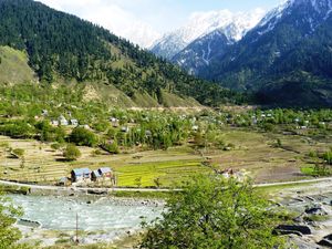 Kashmir Tour Paradise Found.....