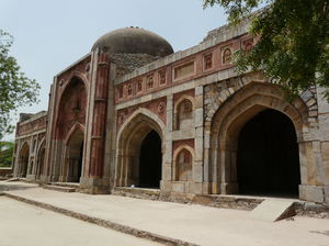 7 Haunted Places In Delhi That You (Do Not) Want To Visit