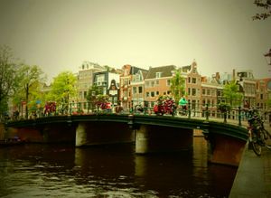 The Unconventional Honeymoon : Amsterdam