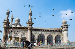 Mecca Masjid 1/6 by Tripoto