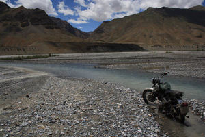 Six wanderers ride to Ladakh
