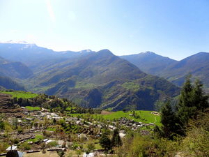 Deoria Tal.. reflecting beautiful peaks