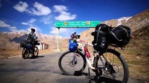 28 Things That Make You Happy During The Unventured Manali Leh Cycling Tour